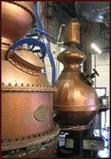 alambicco tradizionale per la distillazione del gin
