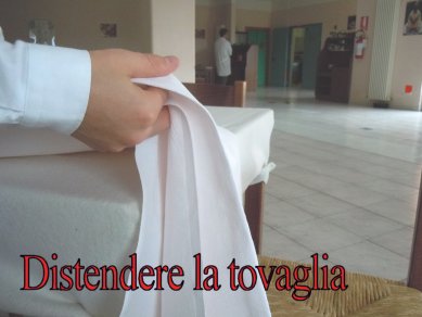distendere la tovaglia