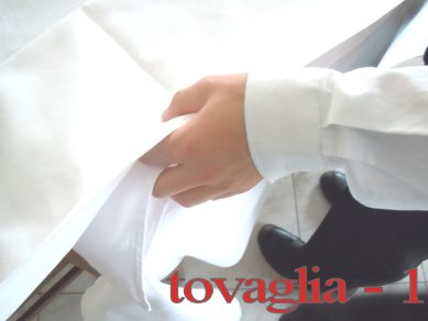 distendere la tovaglia
